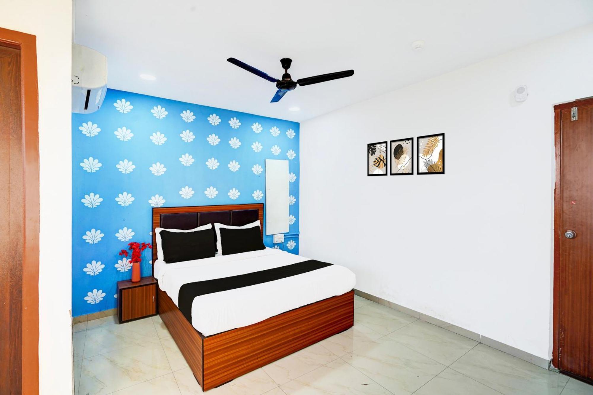 Super Hotel O Geeta Mandir Formerly Hotel Green Park Ahmedabad Bagian luar foto