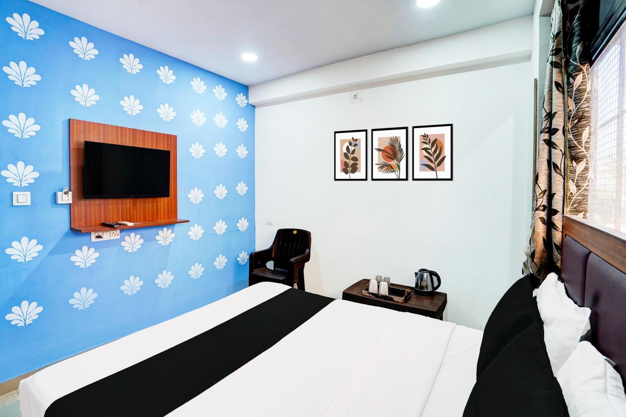 Super Hotel O Geeta Mandir Formerly Hotel Green Park Ahmedabad Bagian luar foto
