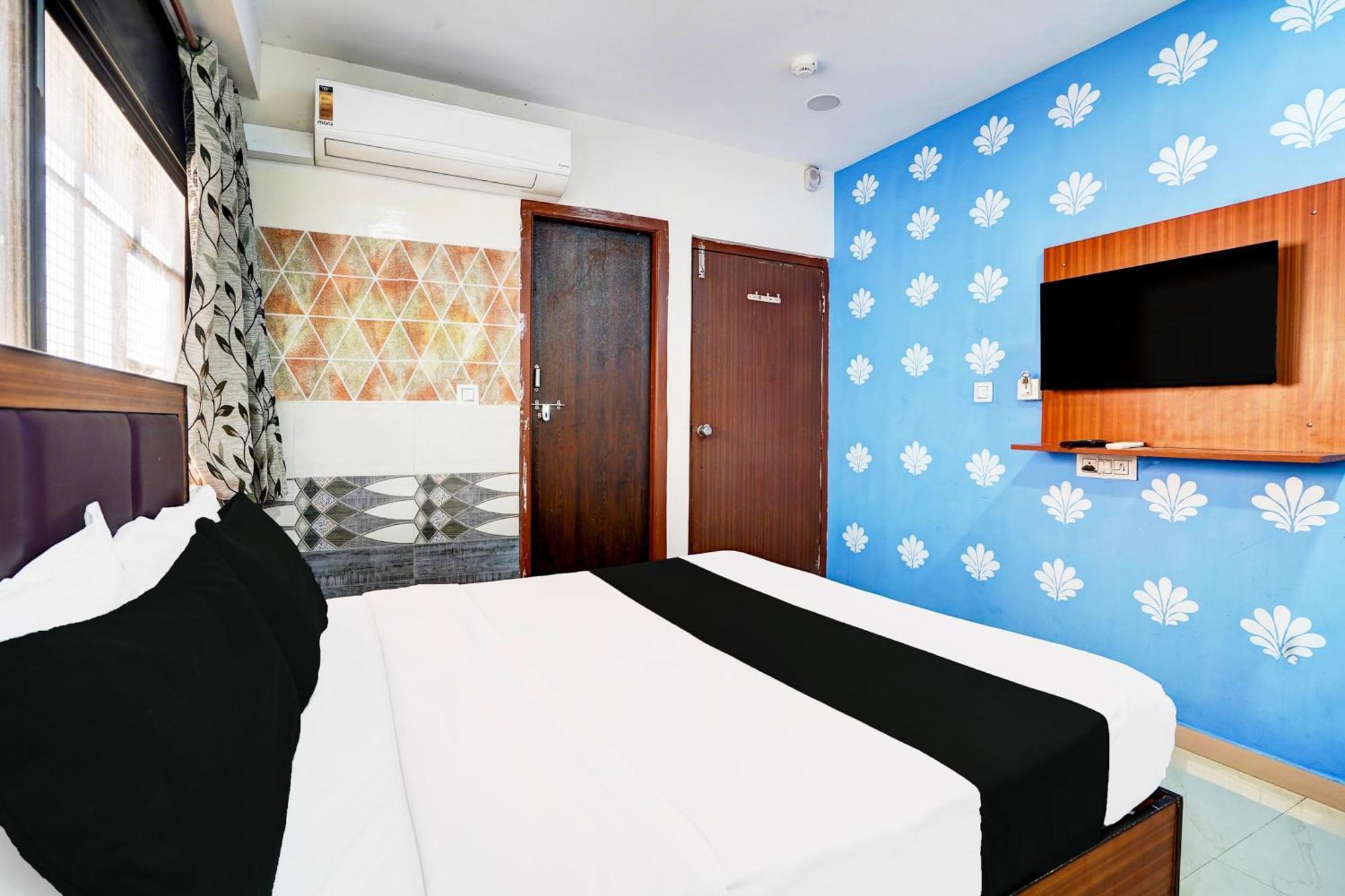 Super Hotel O Geeta Mandir Formerly Hotel Green Park Ahmedabad Bagian luar foto